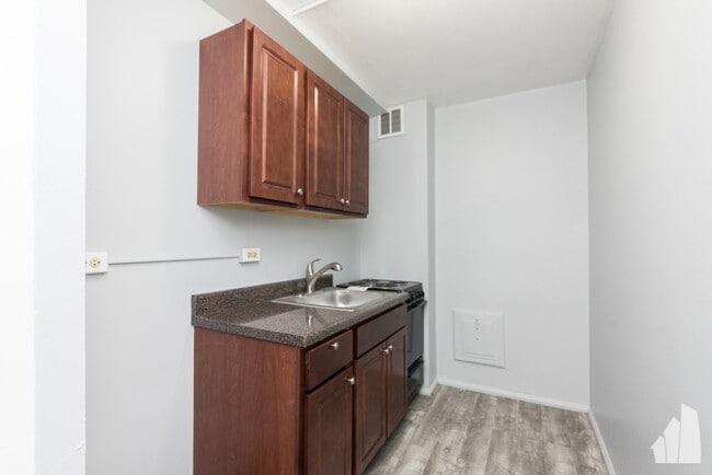 Foto del edificio - 7333 N Ridge Blvd