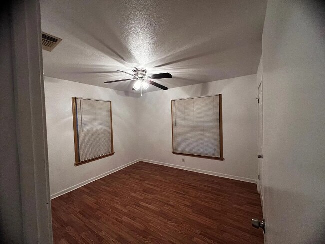 Foto del edificio - 163 Cornish Ave