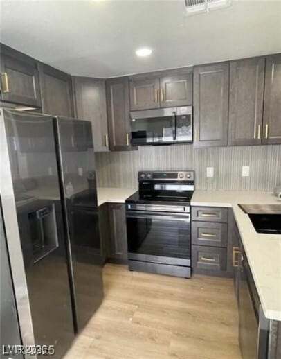 Foto del edificio - 1962 Cosmic Dr