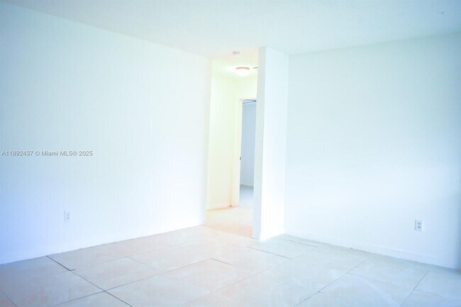 Foto del edificio - 2265 NW 98th St