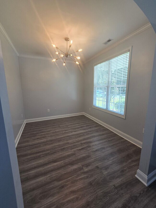 Building Photo - New Listing!!!