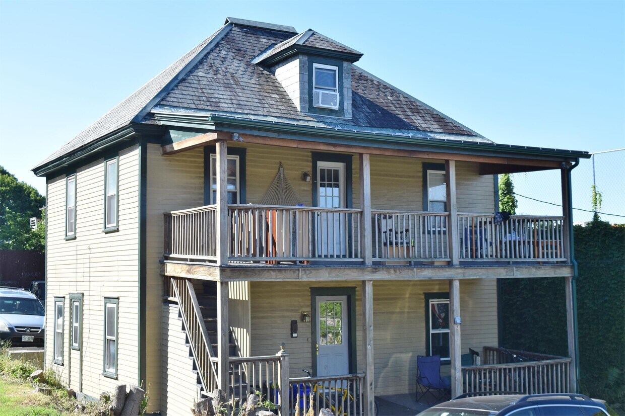 Building Photo - 239 Main St