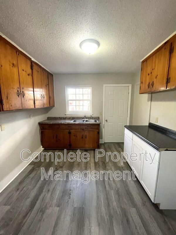 Foto del edificio - 713 W Patton Ave