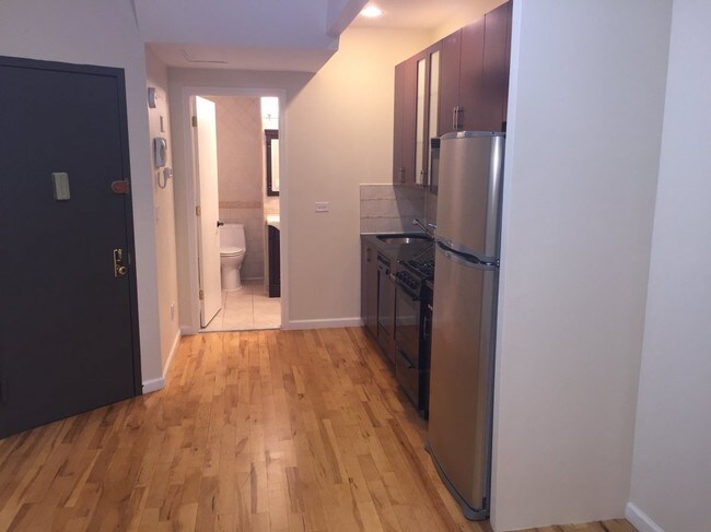 Foto del edificio - 2082 Frederick Douglass Blvd