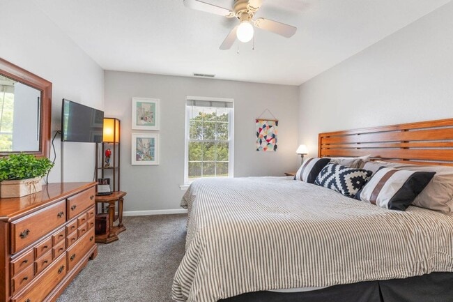 Building Photo - Beautifully Furnished with Modern Furnishings 2 bedroom 2 bath condo/apartment Branson, MO