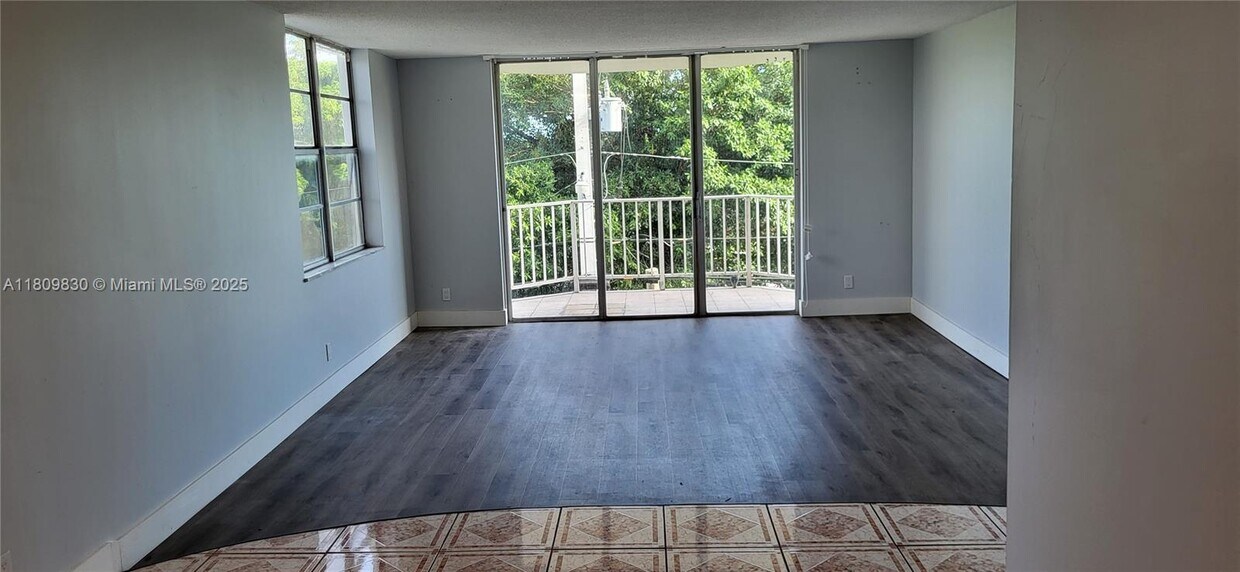 Foto principal - 16740 NE 9th Ave