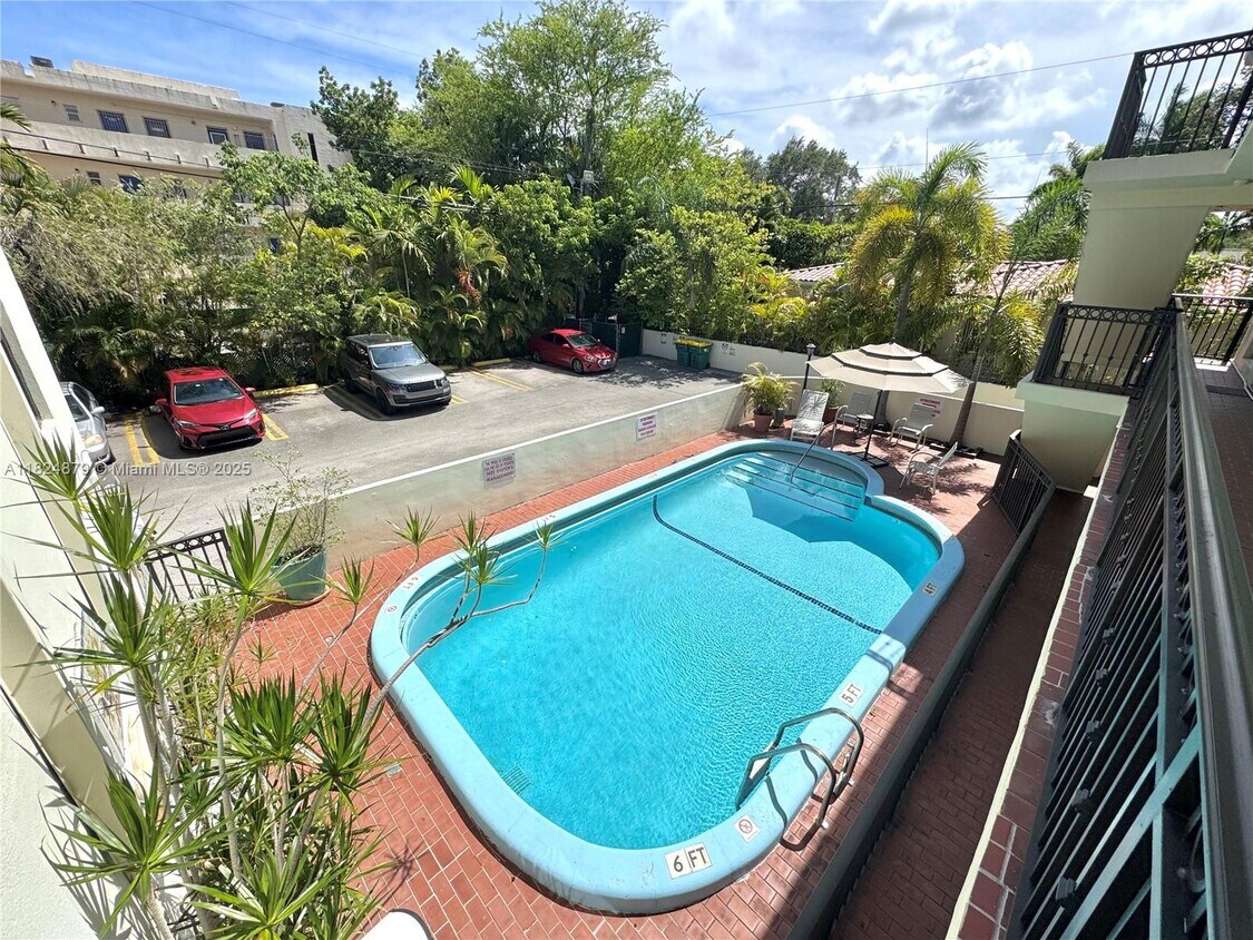 Foto principal - 1600 S Le Jeune Rd