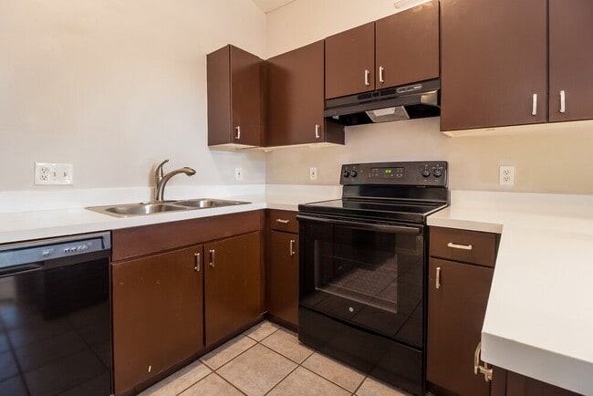 Foto del edificio - 10103 Richardson Ct