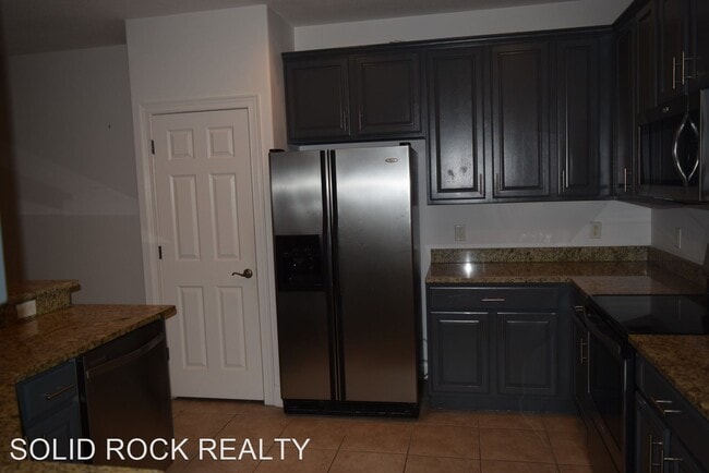 Building Photo - 3 br, 2.5 bath House - 6774 SORRENTO ST