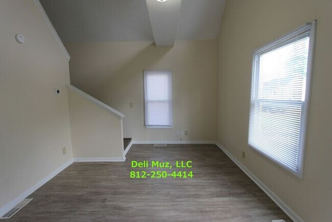 Building Photo - Cute 2 Bedroom, 1 Bath House