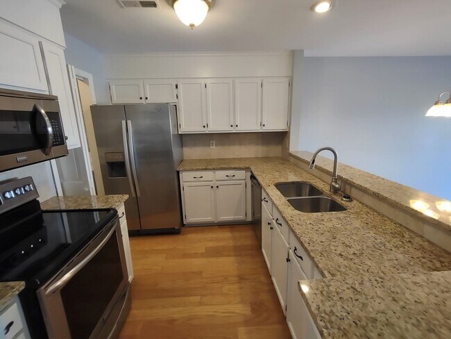 Foto del edificio - 2 br, 1 bath House - 9041 J M Keynes Dr Un...