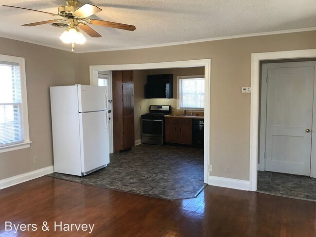 Foto del edificio - 1621 Golf Club Ln