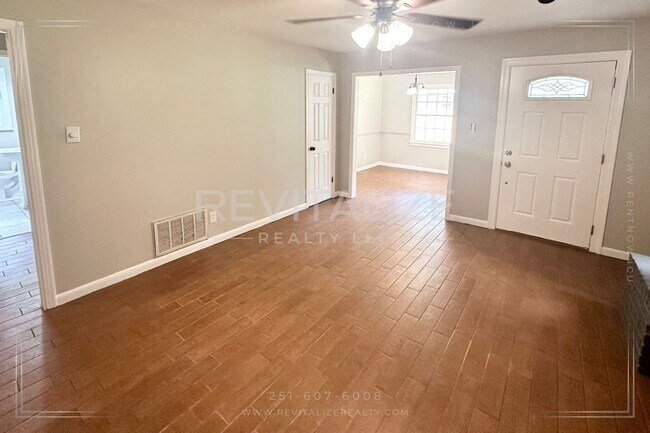 Building Photo - Completely Remodeled 3 Bedroom/1 Bathroom ...