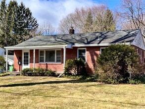 Building Photo - 10 Smith St