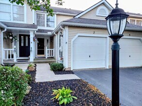Building Photo - 7 Courtshire Ln