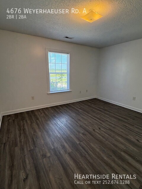 Foto del edificio - 4676 Weyerhaeuser Rd