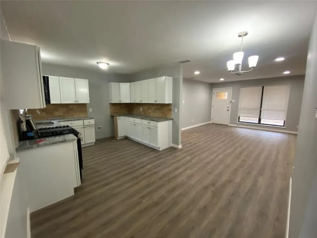 Photo - 4606 Harvey Dr House