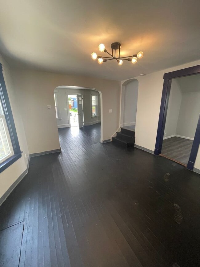 Foto del edificio - Section 8 Accepted! Spacious Newly Renovat...