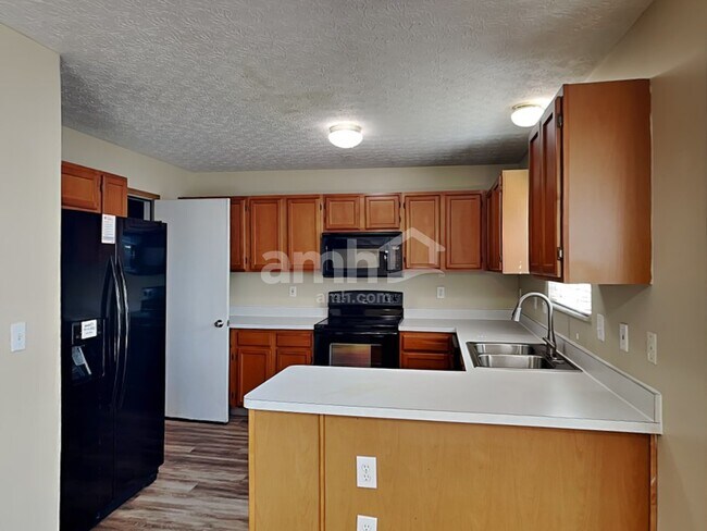 Building Photo - 1333 Sandrell Dr