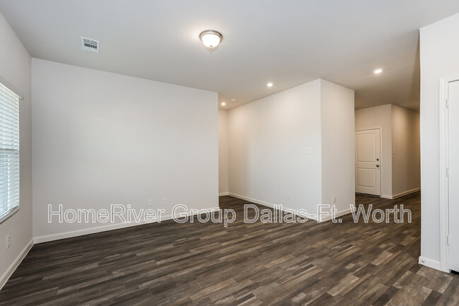 Building Photo - 605 Jameson