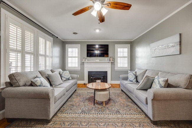 Building Photo - Fully furnished with all essentials