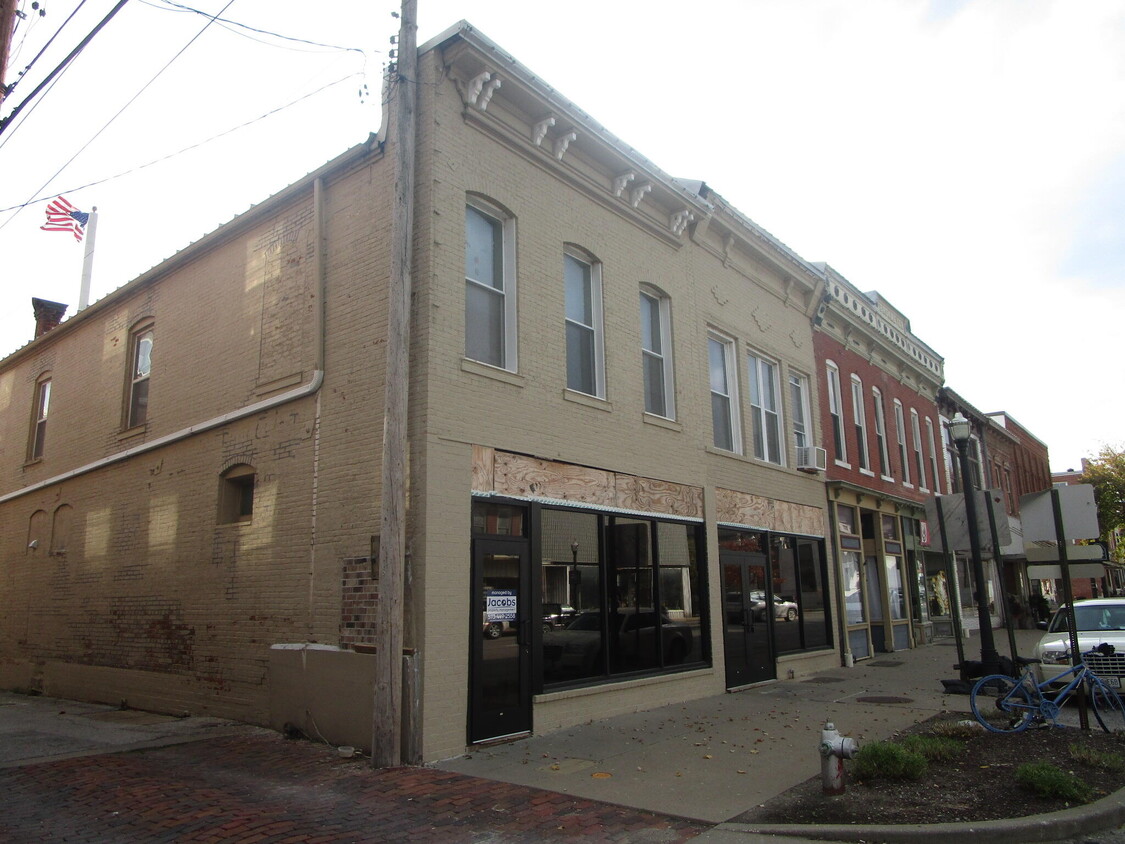 Primary Photo - 316 Main St