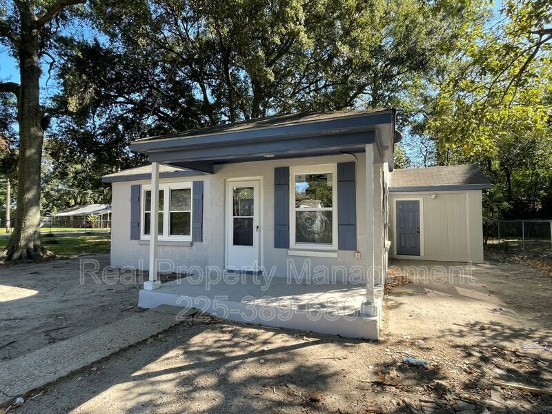 Foto principal - 5974 Byron Ave