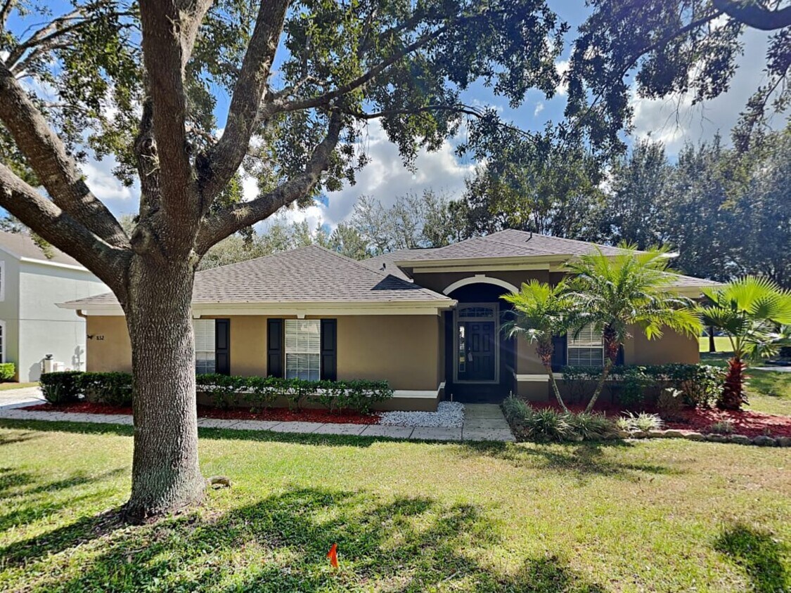 Primary Photo - 832 Silvertip Rd