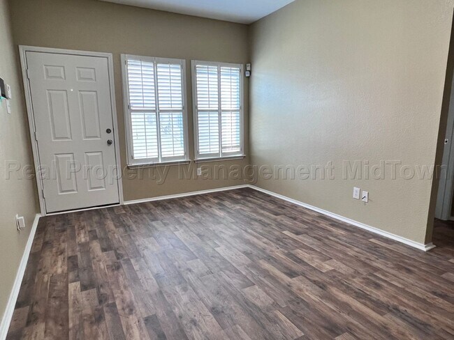 Foto del edificio - Delightful two-bedroom, one bath single fa...