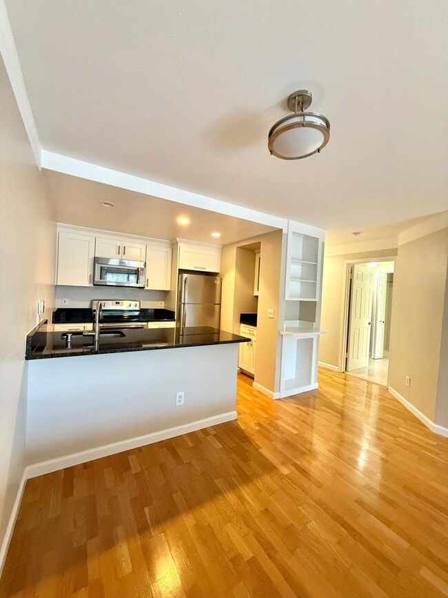 Building Photo - 503 Seaver Dr
