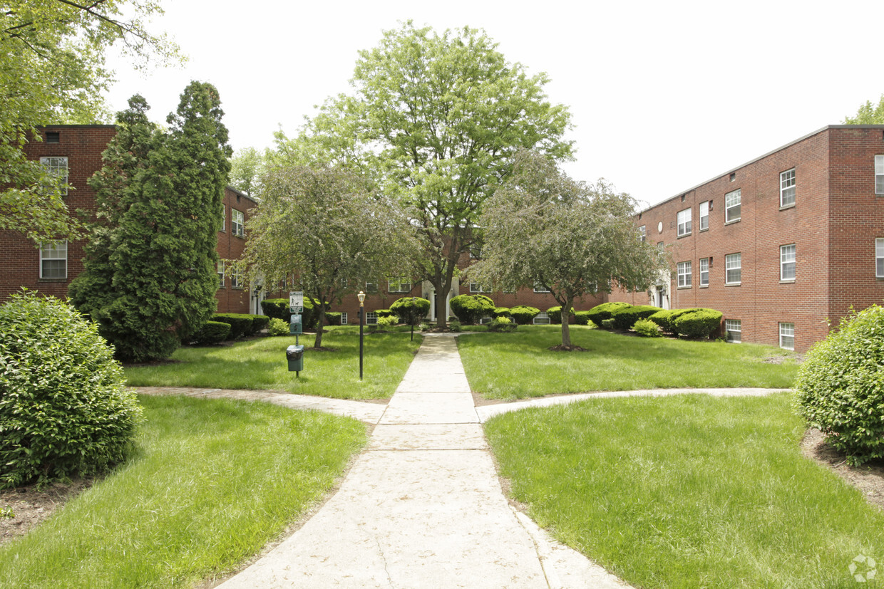 Primary Photo - The Courtyards at Sewickley - South