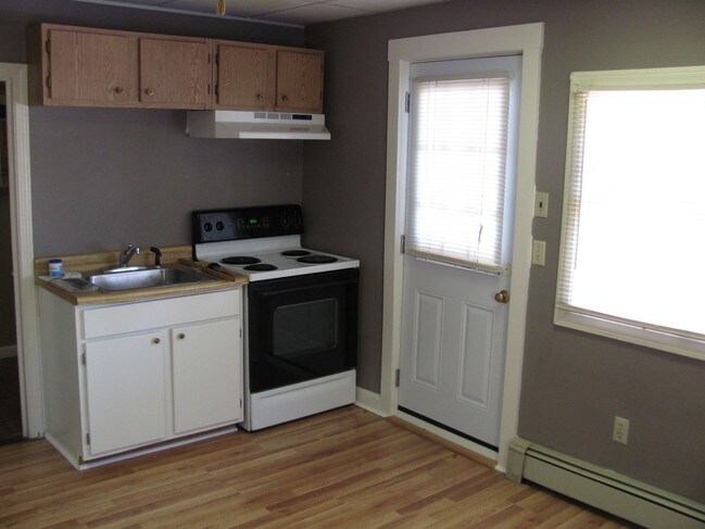 Kitchen - 82 Main St
