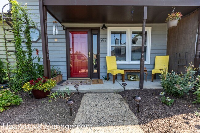 Building Photo - 3 br, 2 bath House - 977 Warwick Court