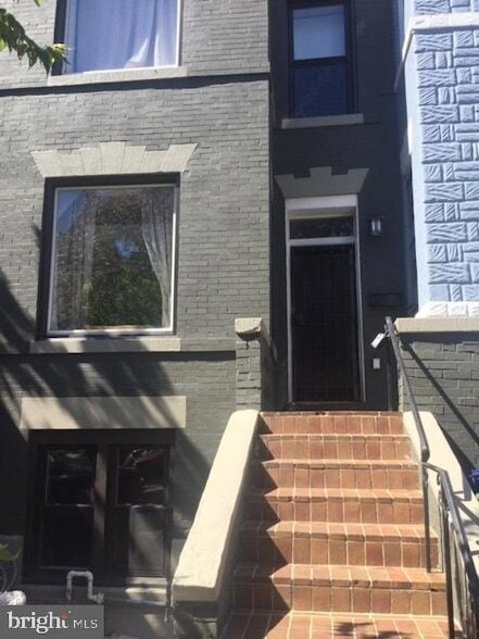 Building Photo - 2030 Flagler Pl NW
