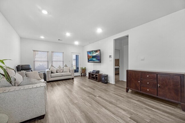 Foto del edificio - 23815 Desert Brush Ct