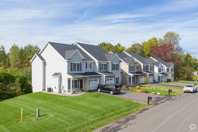 Foto del edificio - Trinity Manor Luxury Townhomes