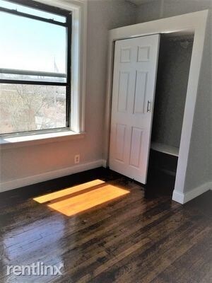 Building Photo - 3 br, 1 bath  - 175 N Broadway 2