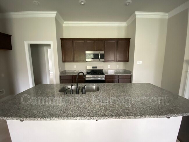 Foto del edificio - 12108 Grand Wood Ave