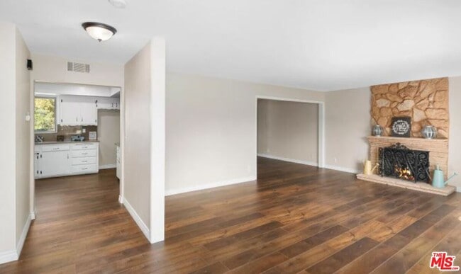 Foto del edificio - 1058 W Ave K