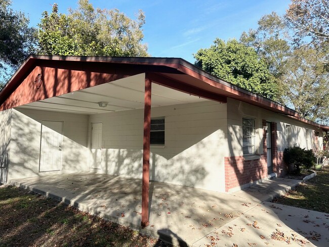 Building Photo - Charming 2br/1ba Duplex in Clearwater!