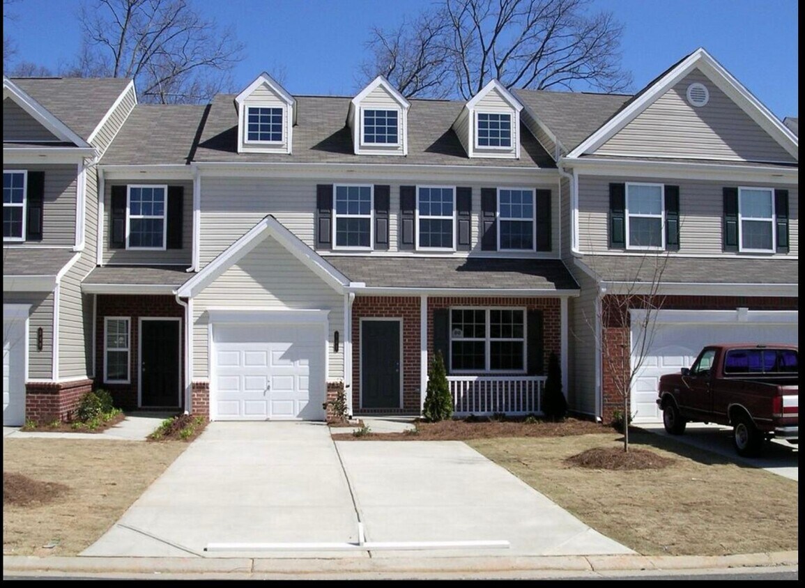 Primary Photo - 551 Windstone Trl
