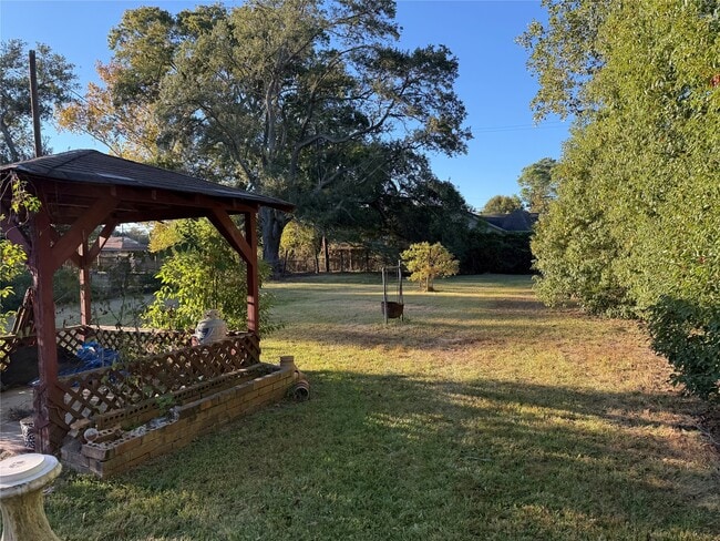 Building Photo - 860 Bingman Dr