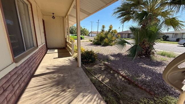 Foto del edificio - "Charming 2-Bed, 2-Bath Oasis in Phoenix - Your Cozy Retreat Awaits!"