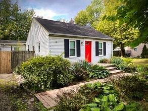 Building Photo - 19345 Brentwood St