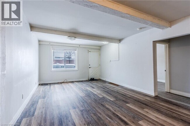 Photo du bâtiment - 1208 West 5th Street