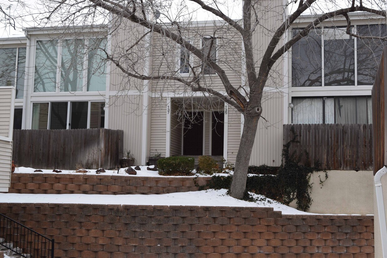 Foto principal - 1050 S Monaco St Pkwy