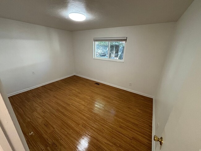 Building Photo - 1461 W 400 S