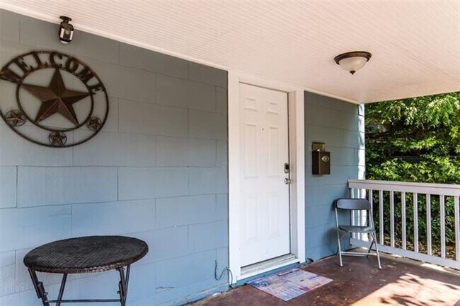 Foto del edificio - Updated 2-Bedroom Duplex in Bishop Arts – ...