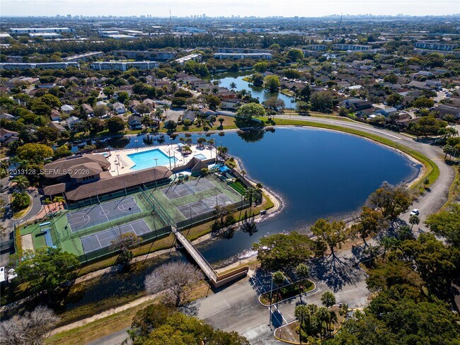Foto del edificio - 2342 NW 36th Ave