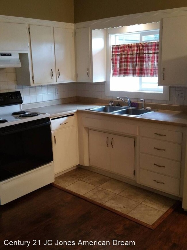 Foto del edificio - 4 br, 1 bath House - 1424 NE A Street